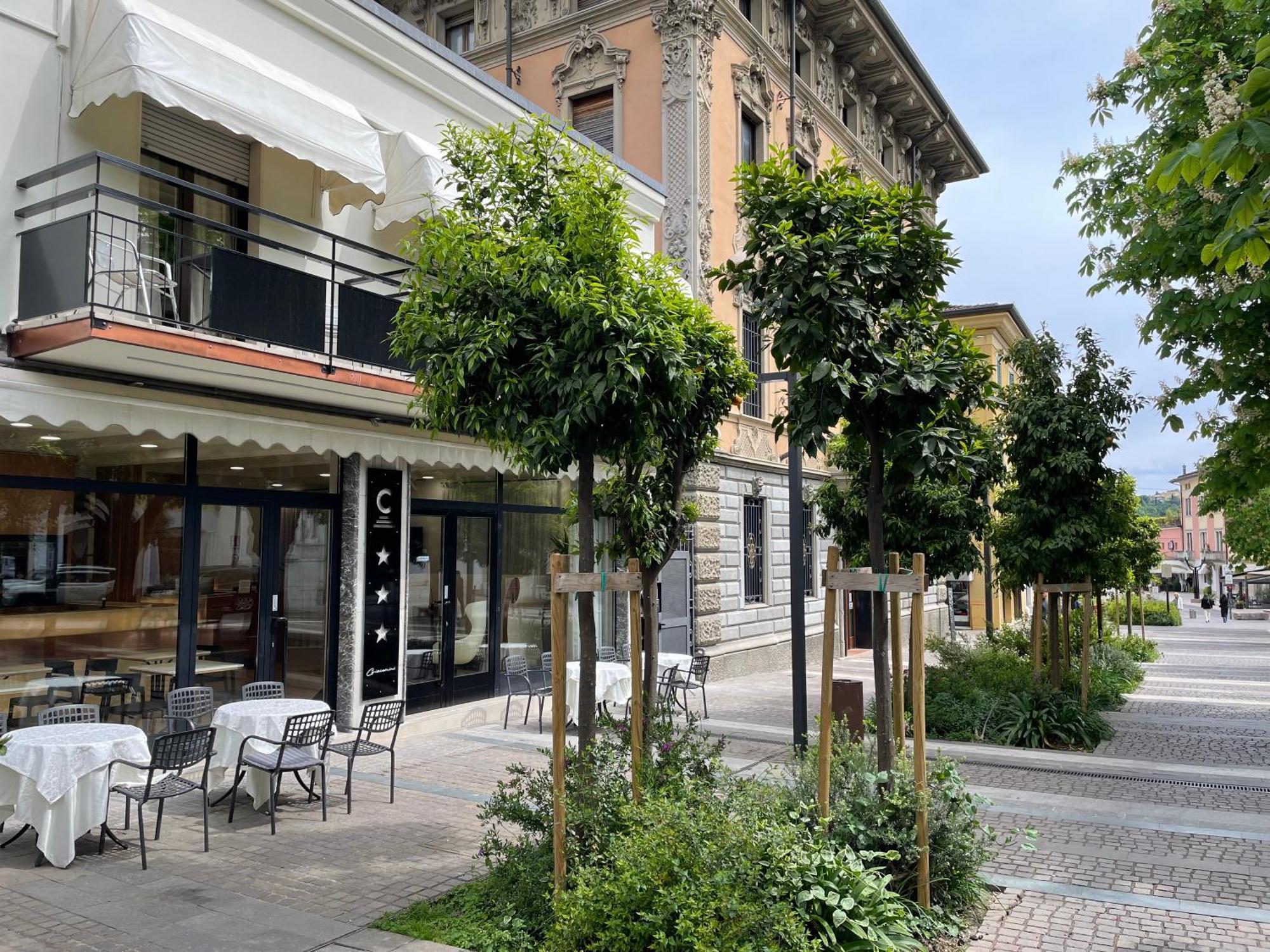Hotel Central Giacomini Сало Экстерьер фото