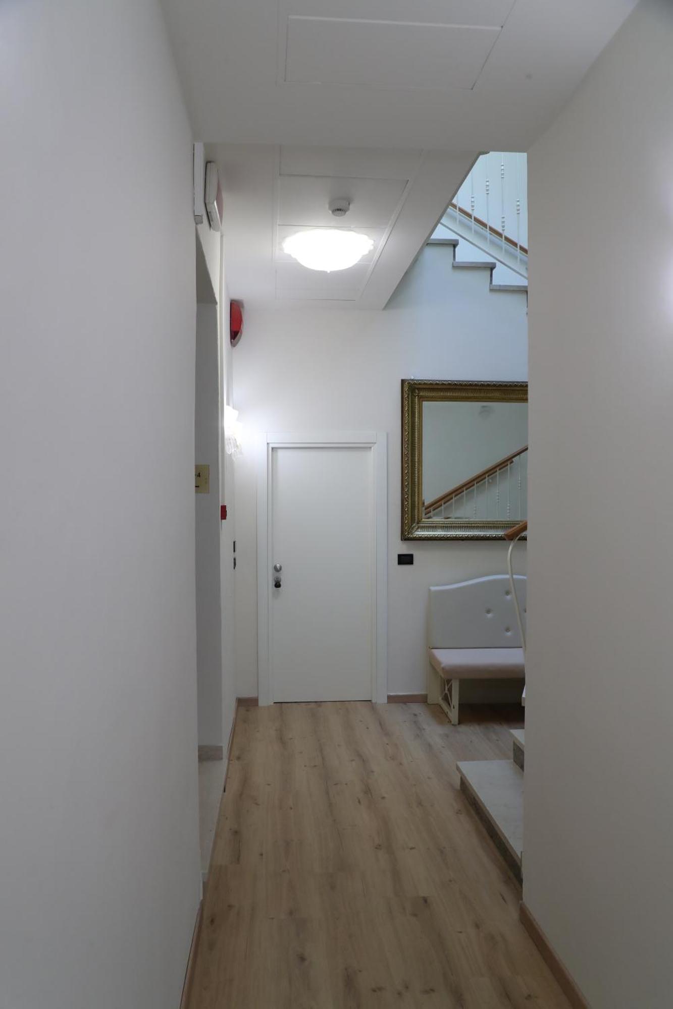 Hotel Central Giacomini Сало Экстерьер фото