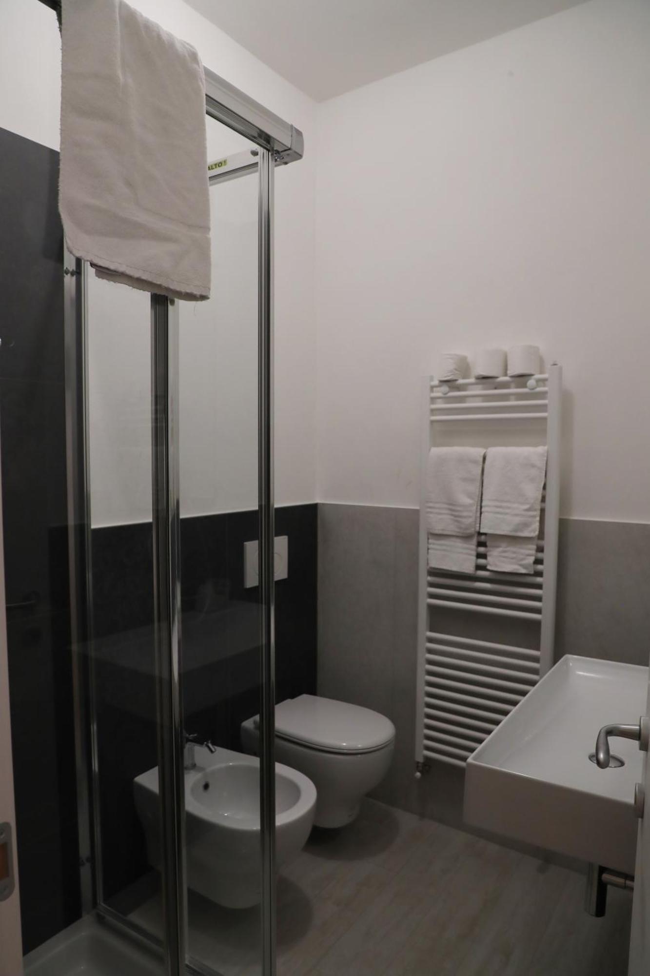 Hotel Central Giacomini Сало Экстерьер фото