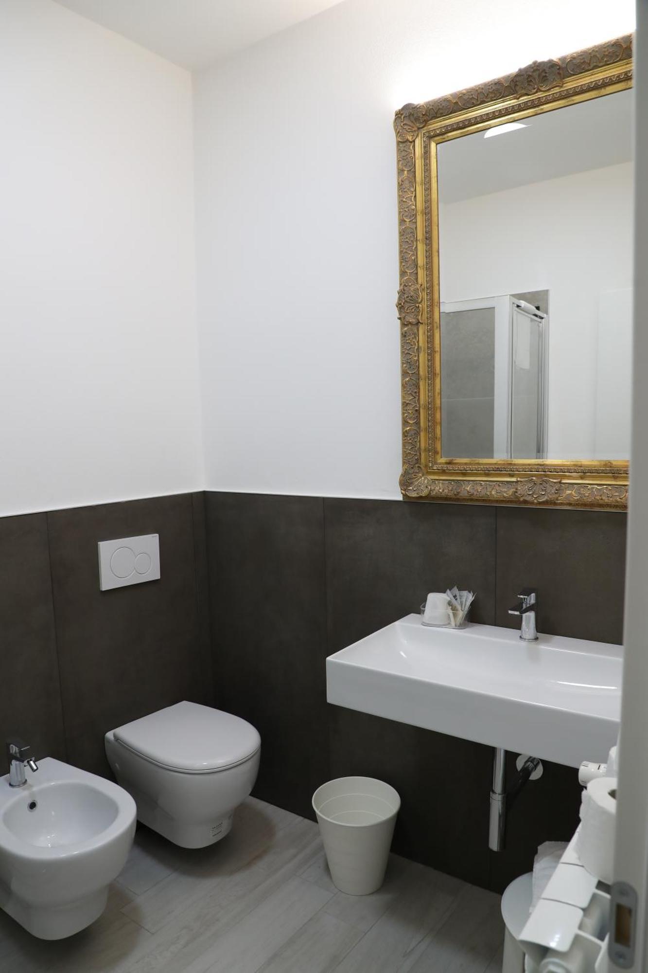 Hotel Central Giacomini Сало Экстерьер фото