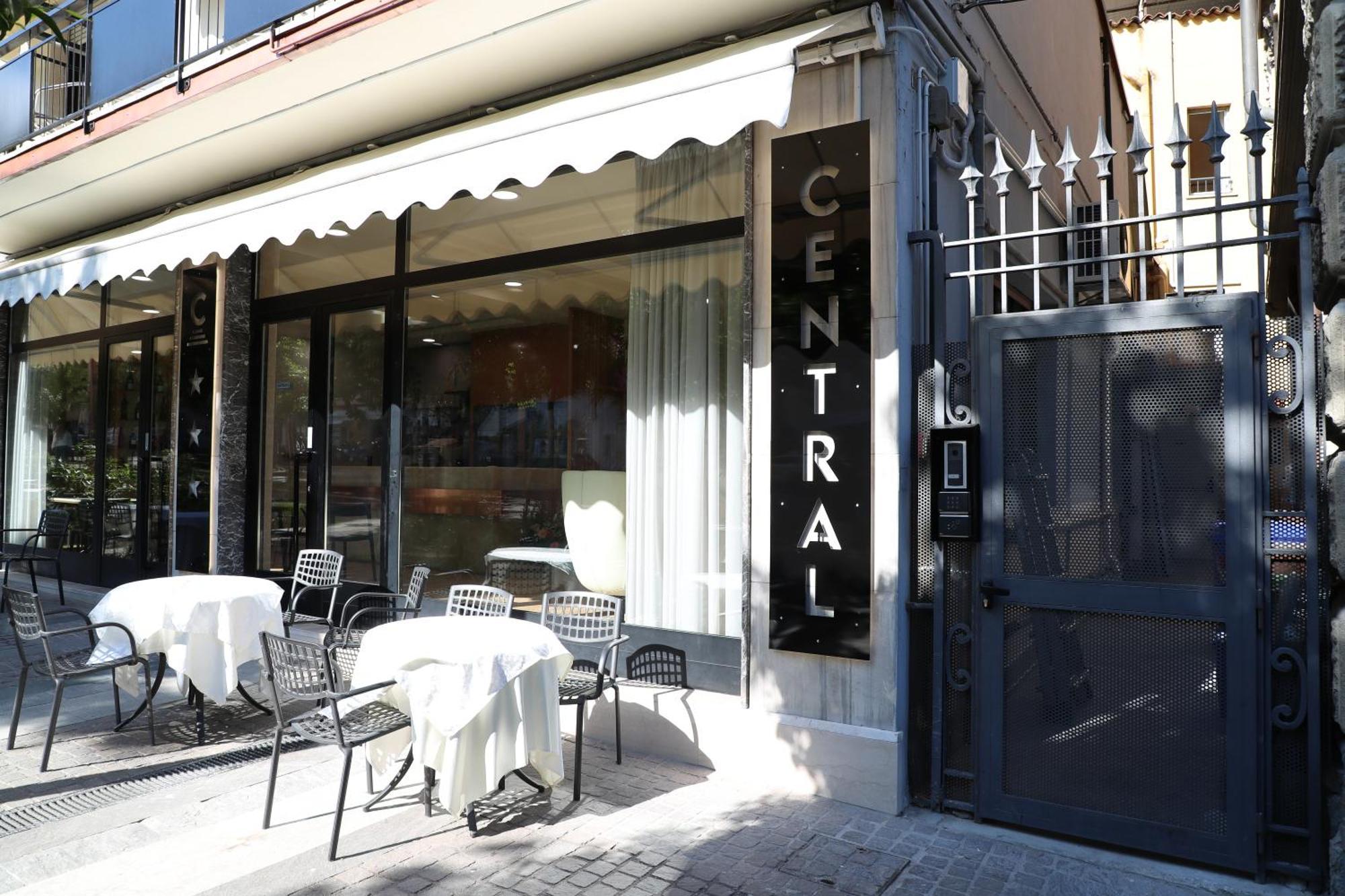 Hotel Central Giacomini Сало Экстерьер фото