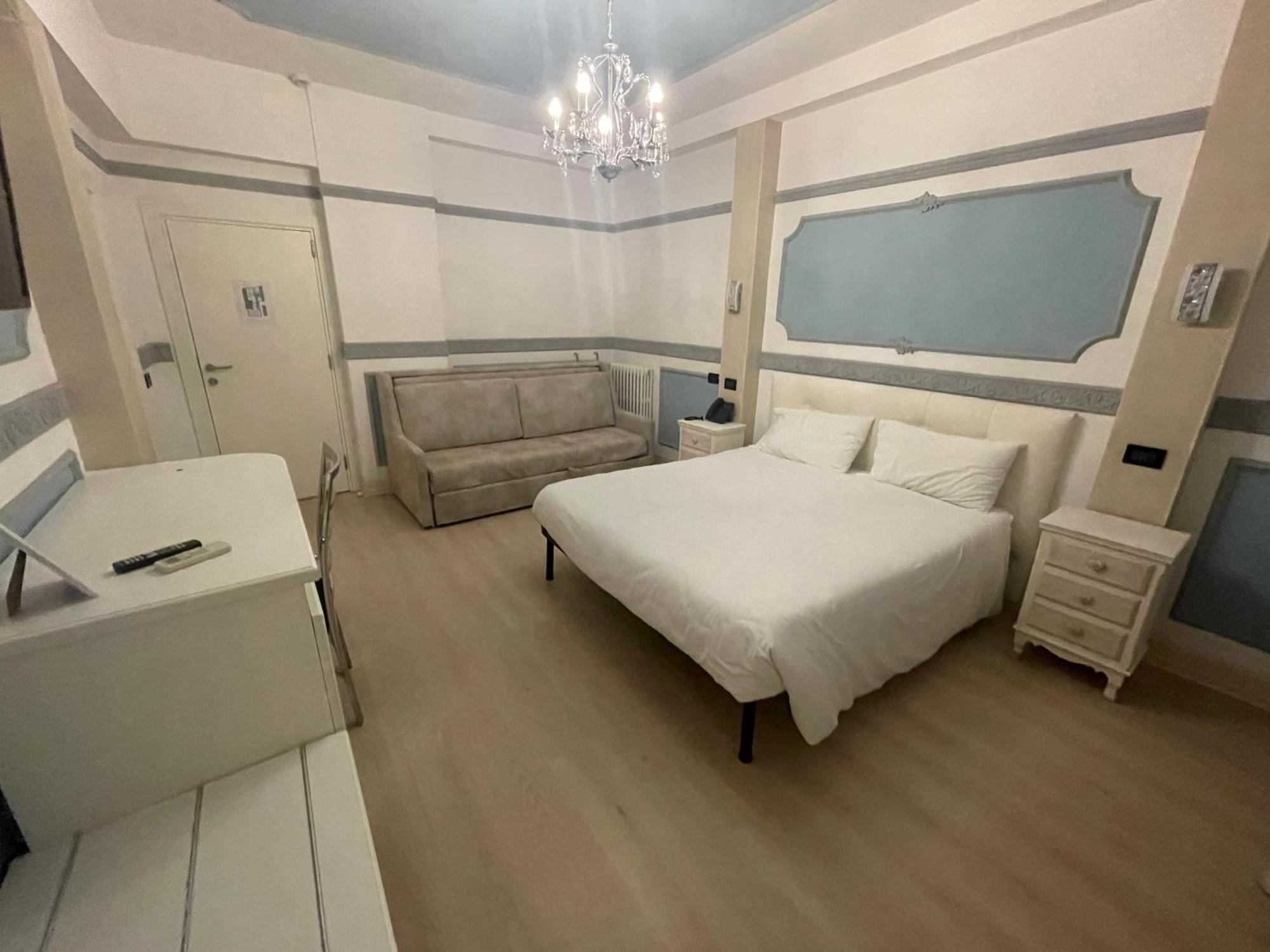 Hotel Central Giacomini Сало Экстерьер фото