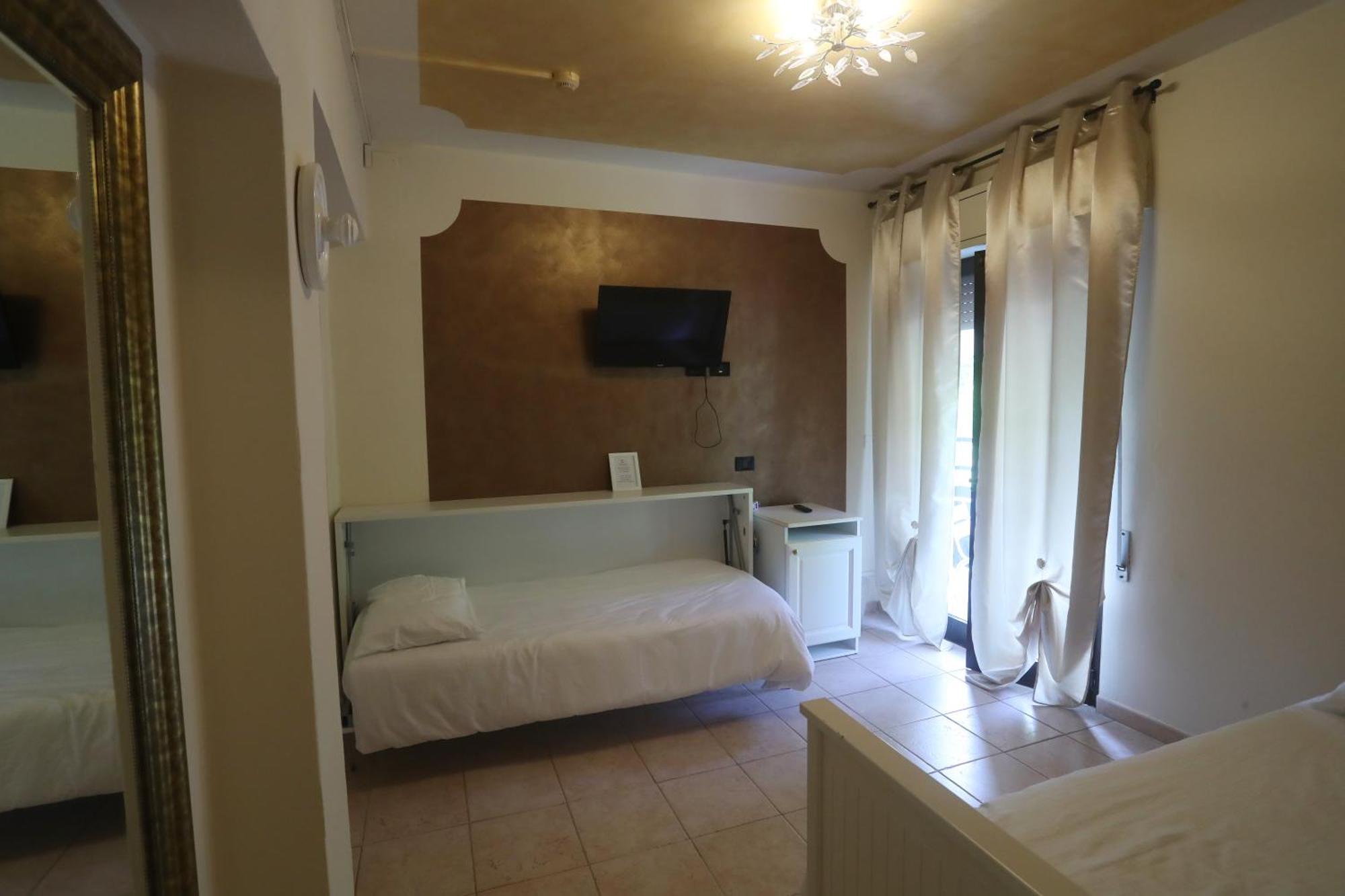 Hotel Central Giacomini Сало Экстерьер фото
