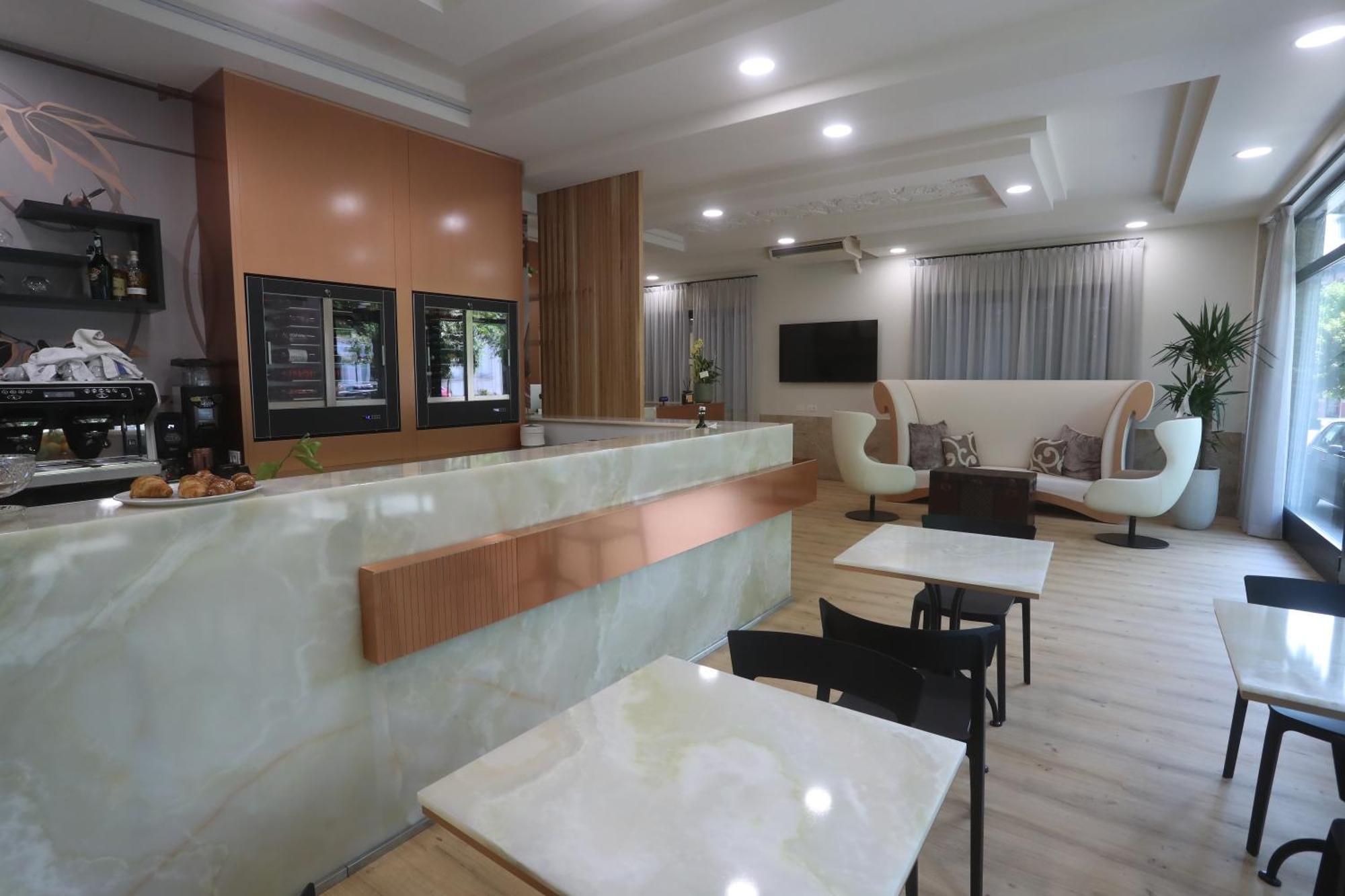 Hotel Central Giacomini Сало Экстерьер фото